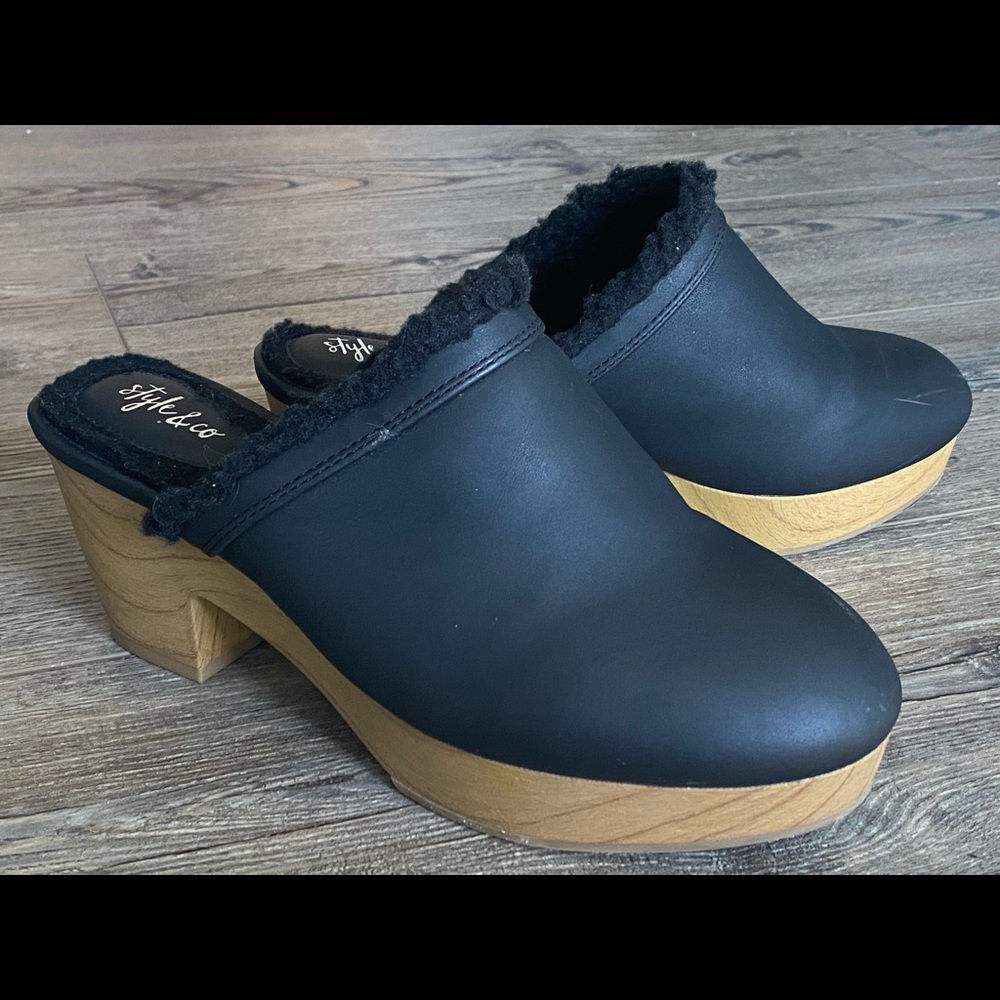 Women’s Sherpa lined clogs 7.5